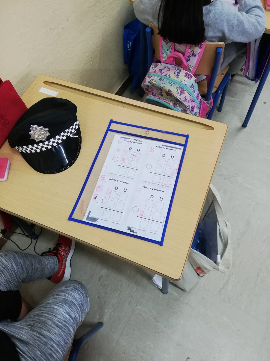 CeipFeliu's tweet photo. ¡LAS VIDEOLLAMADAS MOLAN¡
Todos los Jueves los alumn@s que trabajan desde casa se conectan con su clase para mantener el contacto con sus compañer@s y seguir aprendiendo junt@s. Hoy en 1°A estan   trabajando en la clase de mates resolución de problemas y junt@s están inventando.. https://t.co/9EsVTf7Oij