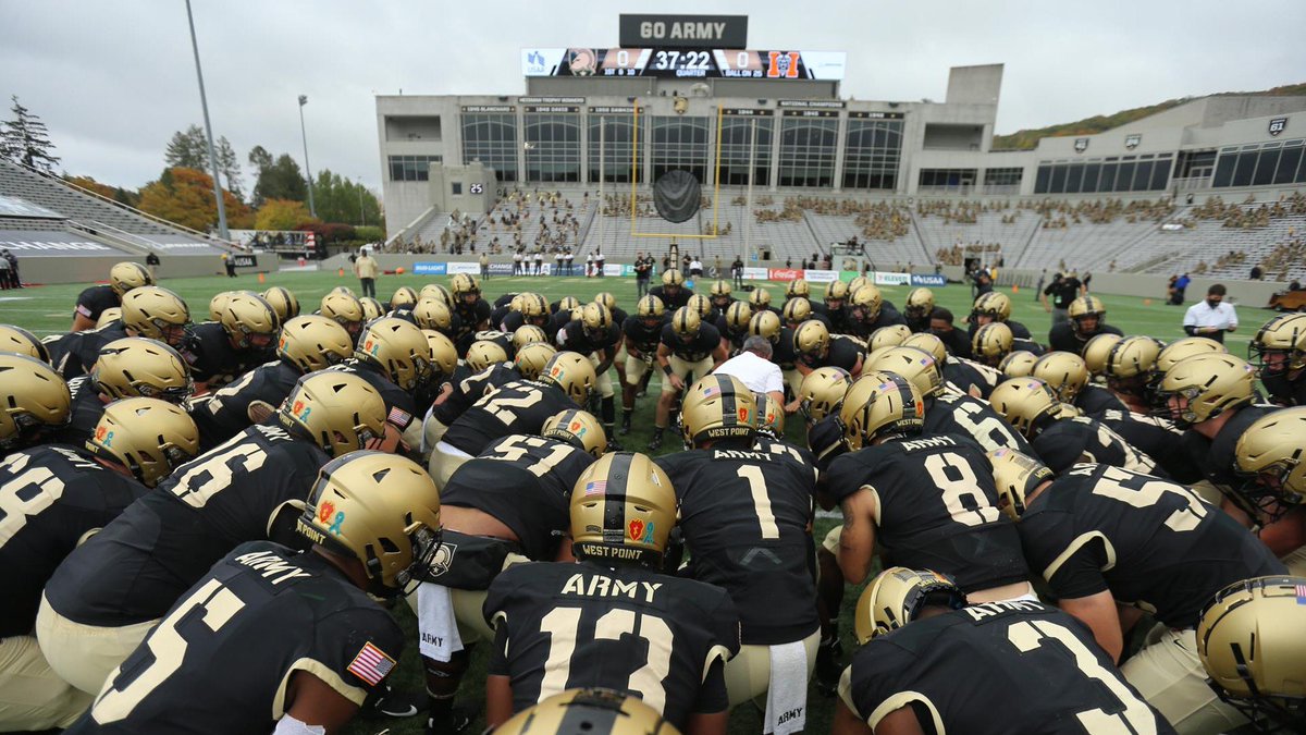 After a great talk with <a href="/CoachSaturnio/">Sean Saturnio</a> , I am blessed to say that I have received a full ride scholarship to Army WestPoint. So thankful for this opportunity🏴‍☠️🏴‍☠️!! <a href="/ArmyWP_Football/">Army Football</a> <a href="/Donsfootball/">CCHS Dons Football</a> <a href="/BrandonHuffman/">Brandon Huffman</a> <a href="/GregBiggins/">Greg Biggins</a>