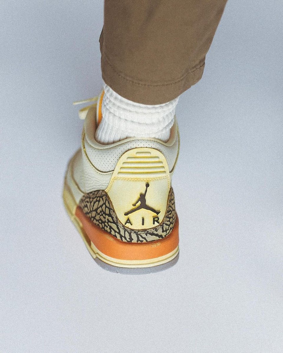 nicekicks's tweet photo. On a scale from 1-10, rate these custom aged and ‘88 reshaped Air Jordan 3s 🍊 https://t.co/cN4bzonXAi