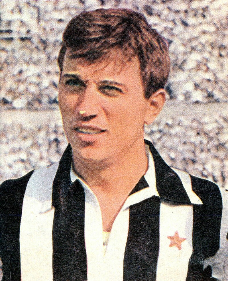 TifosiBN's tweet photo. Gino #Stacchini 🇮🇹 é nato a San Mauro Pascoli il 18 febbraio 1938. Attaccante della #Juventus dal 1955 al 1967, 285 presenze 60 reti. 4 scudetti 3 coppe Italia.
Tanti auguri per il tuo 83º compleanno #Gino da https://t.co/noBt6DQ70v!
https://t.co/qPy9ployh9 https://t.co/6bFUIssH9O