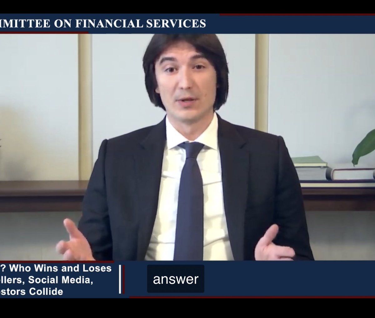 XavierLava's tweet image. I&apos;m glad that Wayne finally found a job #robinhood