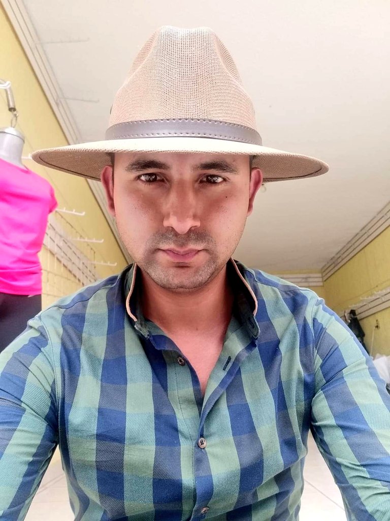 Heterosirap2's tweet photo. Verga de irapuatense , está rico . Pero no sé , creo no es su verga . Pero la mando . Pa saber. 🤭🤭 https://t.co/h5PstQktAw