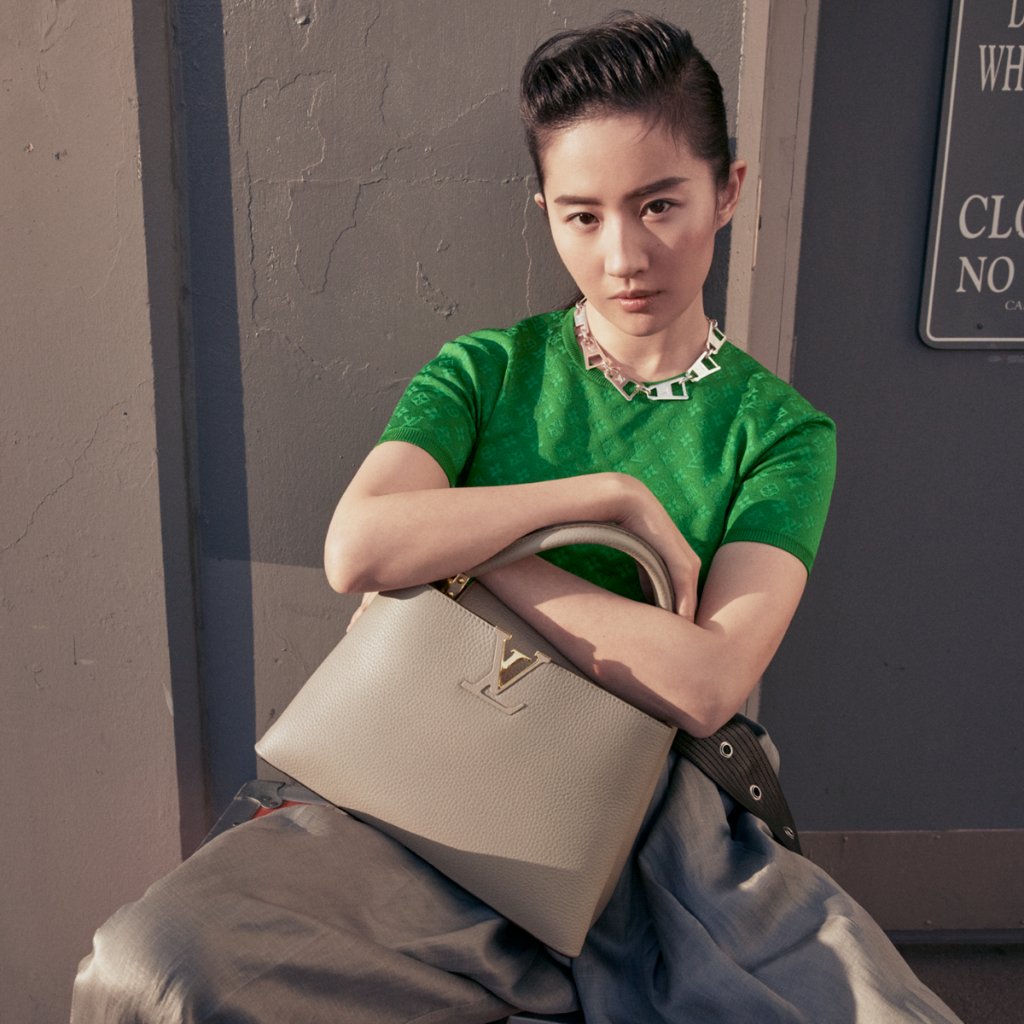 LouisVuitton's tweet photo. Hollywood dreams. House Ambassador #LiuYifei perfectly embodies the classic elegance of the Capucines, one of the Maison’s most iconic bags. Discover the #LouisVuitton Collection at https://t.co/D1Kp3Eejpc https://t.co/7CbQ0eTbT8
