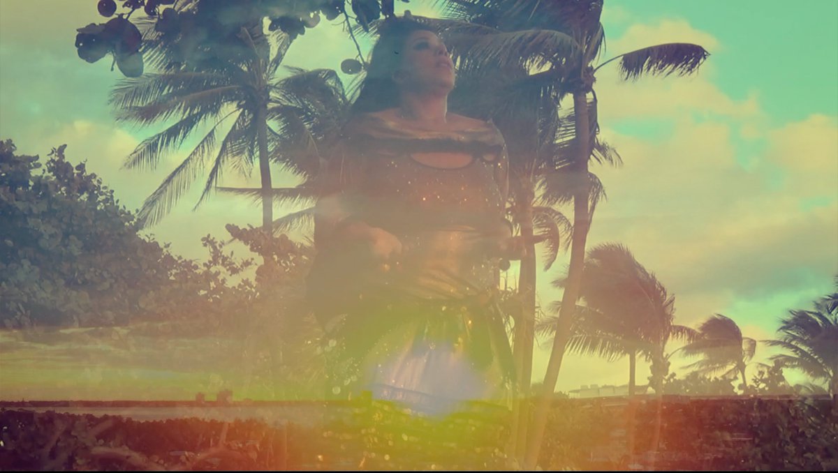 mujer_cita_mia's tweet photo. i've just completed my first film of 2021 ~ "fénix" a collaboration with bellydancer Tiffany Hanan Madera... here are a few stills. Stay tuned for info about when it will premiere! #experimentalfilm #danceforcamera https://t.co/q7JmBw3oIZ