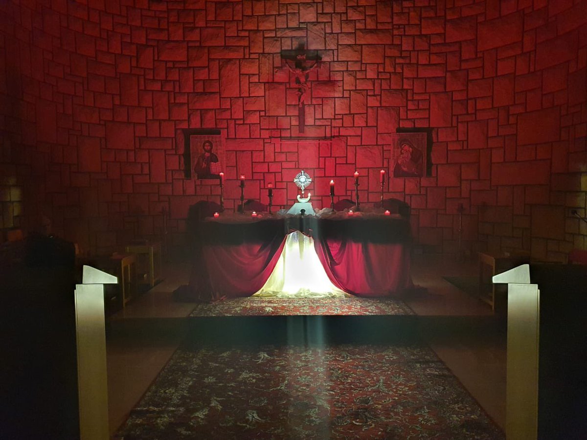 Abchuck's tweet photo. #Catholic #Eucharist #Adoration #Thursday #Lent #Lent2021 https://t.co/3Iz6DimdS0