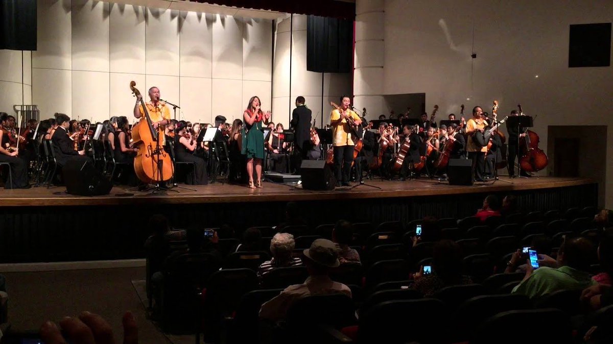We love playing for #Hawaii High Schools.  Watch us play and sing with Maila Gibson at Roosevelt High School on #Oahu.

buff.ly/2NNjRB0