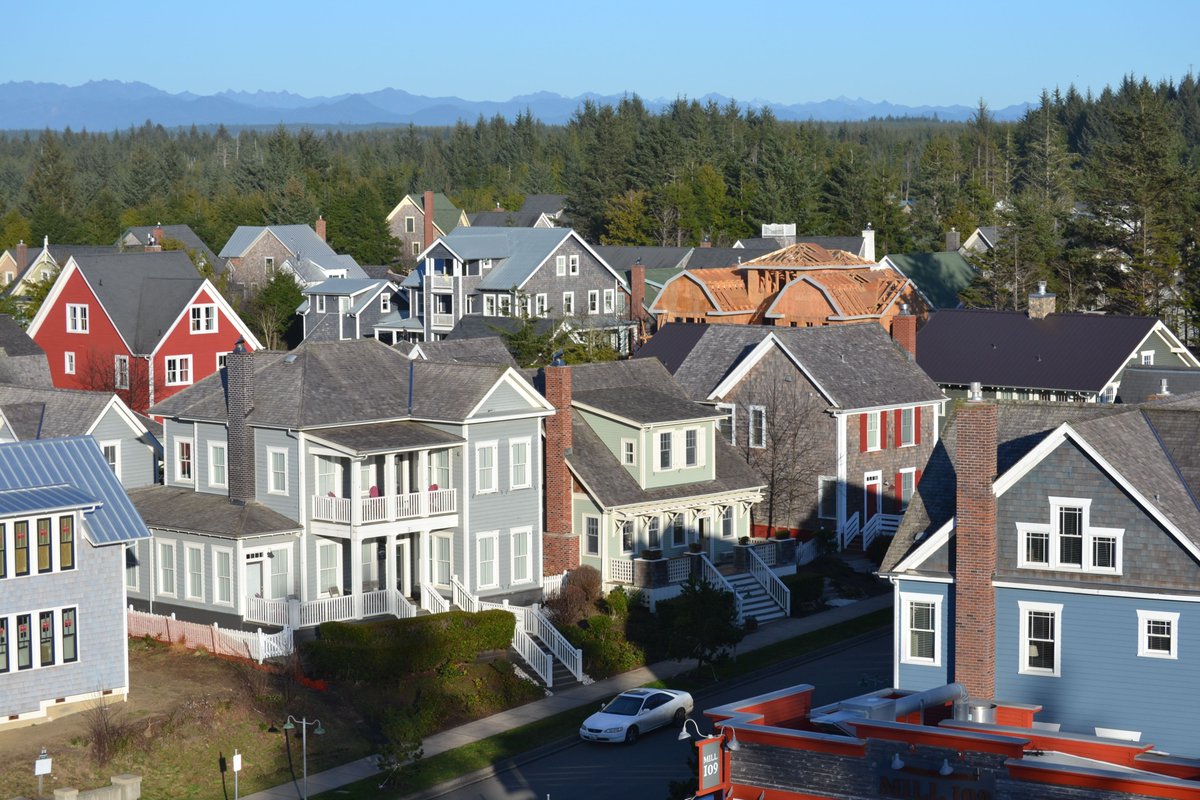 4. People put their wealth and soul into their properties. They weren't looking to sell and move in the next few years. They cared for their community both socially and physically. This led to good development and innovation on the community level.Photo: Seabrook, WA