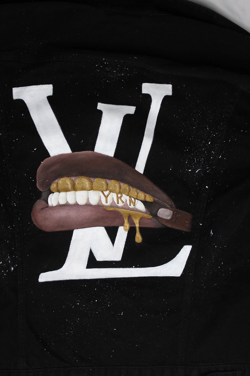 cdaapcustoms's tweet photo. Custom denim jacket 💧 #customs #customjacket #grills #yrn https://t.co/XYC0X93rUp