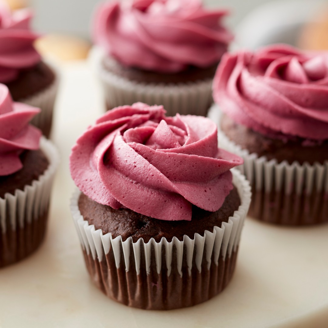 WiltonCakes's tweet image. This week we are highlighting our fun Red Wine Buttercream Frosting recipe! It pairs perfectly with a delicious chocolate cake or cupcake! Find the recipe here: ow.ly/lIFT50DCDmh