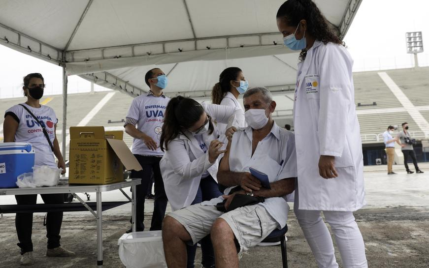 CGTNOfficial's tweet photo. #Brazil's COVID-19 tally surpassed 10 million on Thursday, according to the country's health ministry. https://t.co/7eRvxHzN9g