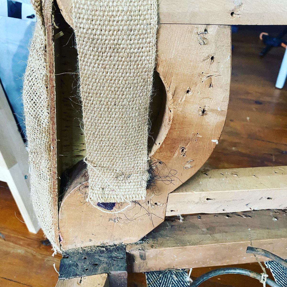 HallidayDesigns's tweet photo. All the time, love and care that happens on your upholstery that is unseen. Bandages and revealing the true shape of the piece covered up now to restore to their original beauty. Using quality materials and techniques. #restoration #upholstery #unseenwork #bespoke https://t.co/CaSqrq3ezp