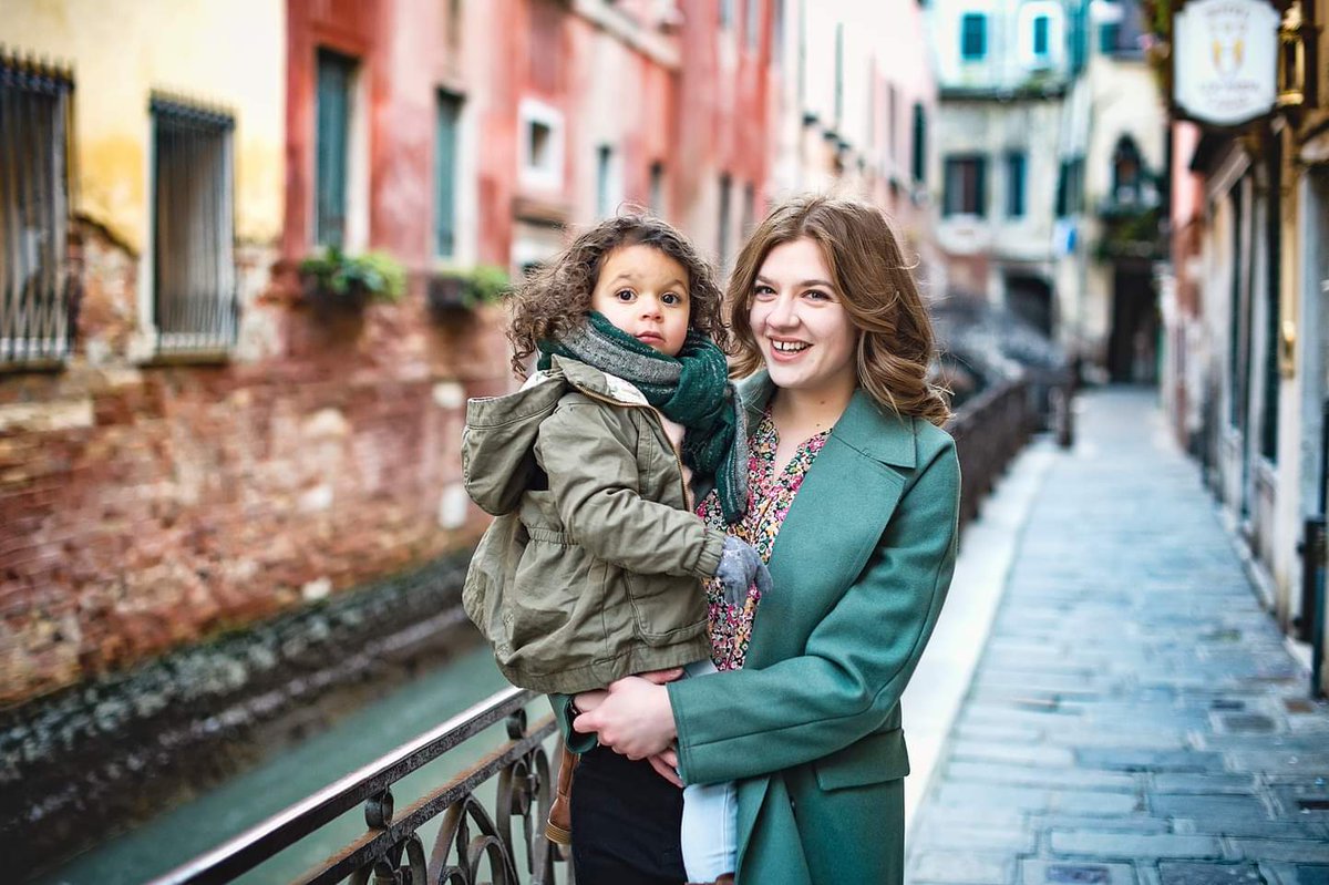 laure81's tweet photo. #seancefamille mère et fille à #Venise. 
#photographevenise #photographefamille #photographer #portraitfamily #portraitfamille  #shootingfamille #kids #kidsphoto #mother #fineart #portraitphotography https://t.co/nmmoMa9JzW