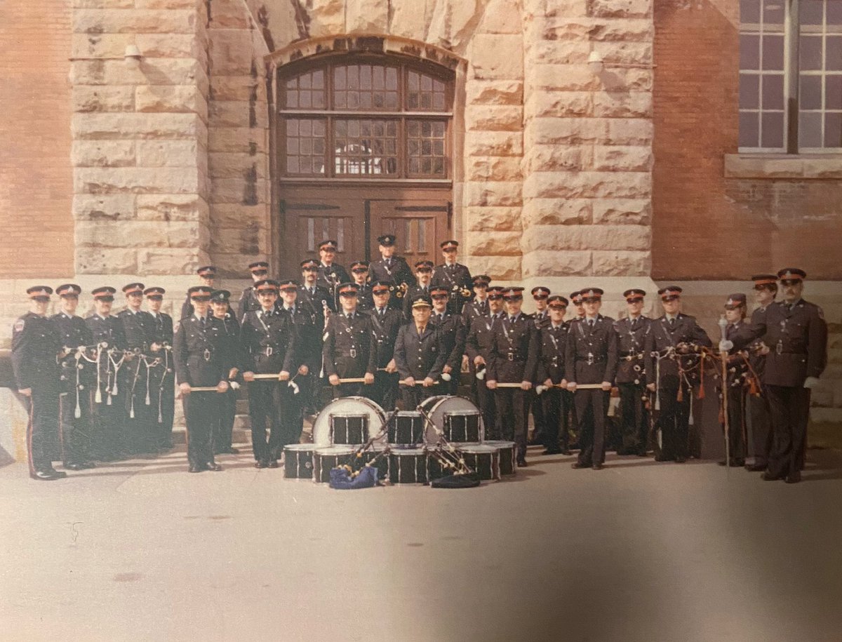 NiagRegPolice's tweet photo. #tbt to the NRPS pipe band, in front of the Lake Street Armoury, in St. Catharines. 
#NRPS50th https://t.co/830JI5XlFT
