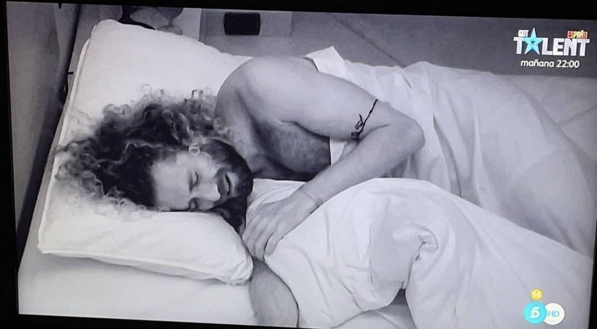 gilcarmen_'s tweet photo. ENSERIO esta persona me tiene ganado el cora, España llora contigo mi vida #LaIslaDeLasTentaciones6 https://t.co/gX6ouu2txo