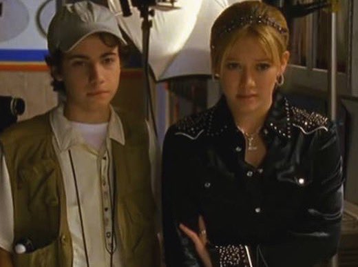 GASP! Before #ACinderellaStory and #ThePerfectMan, Mark Rosman directed Hilary in 11 episodes of #LizzieMcGuire! Find out which one is his favorite! Plus, hear his thoughts on the canceled reboot. New episode - now streaming! #HilaryDuff