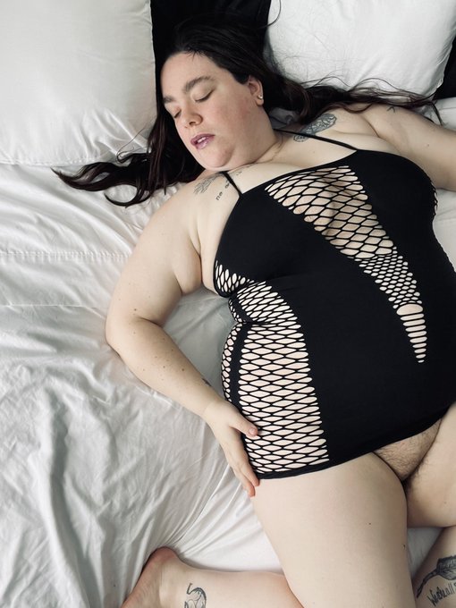 Thick everything saves lives, and I&rsquo;ve got plenty for you to grab onto 🍑 https://t.co/rw4L2mDpnO