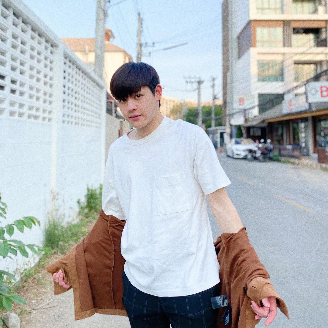 Best_years9's tweet photo. The 707th day！
Handsome😍#PluemPurim 
 
#ChimonWachirawit 

@GMMTV Please give #PluemChimon a new series as main couple in 2022！
#PlueMon #InSun #DekSia #ปลื้มชิม่อน
Cr. ig. _kizz8 https://t.co/pXCjEap2GC