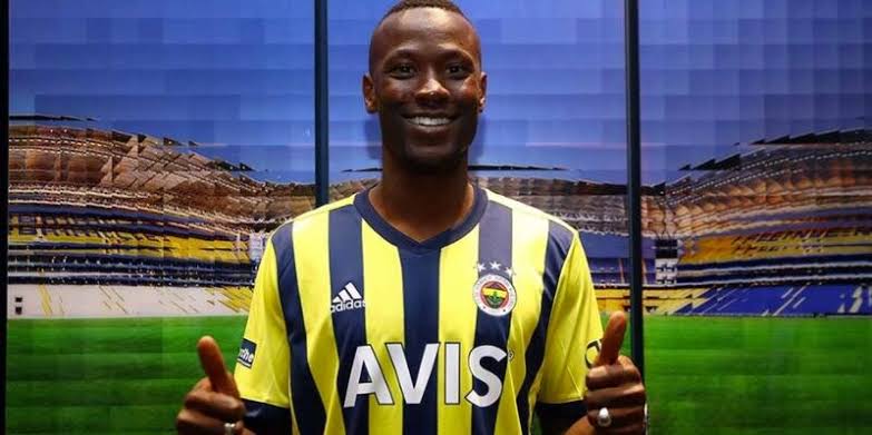 İyiliğin, güzelliğin, temiz kalbin rengi olmaz! Teşekkürler Mame Thiam..       💙💛❤️👏👏Ali Sami yen #Euroleague