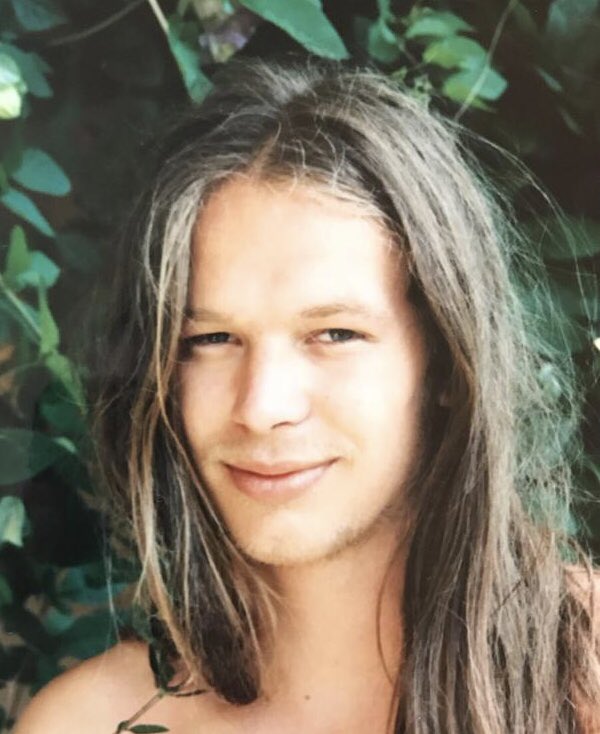 corinnamilborn's tweet photo. looking for people who knew my brother Clemens Milborn. Today would be his 44th birthday - sadly he got hit by a car in 2009 in Thailand. He lived in AT, D, CH, Mexico, Vietnam, Thailand. I am putting together a book of memories -if you knew him, please contact me. Please spread! https://t.co/l724HKRWOE