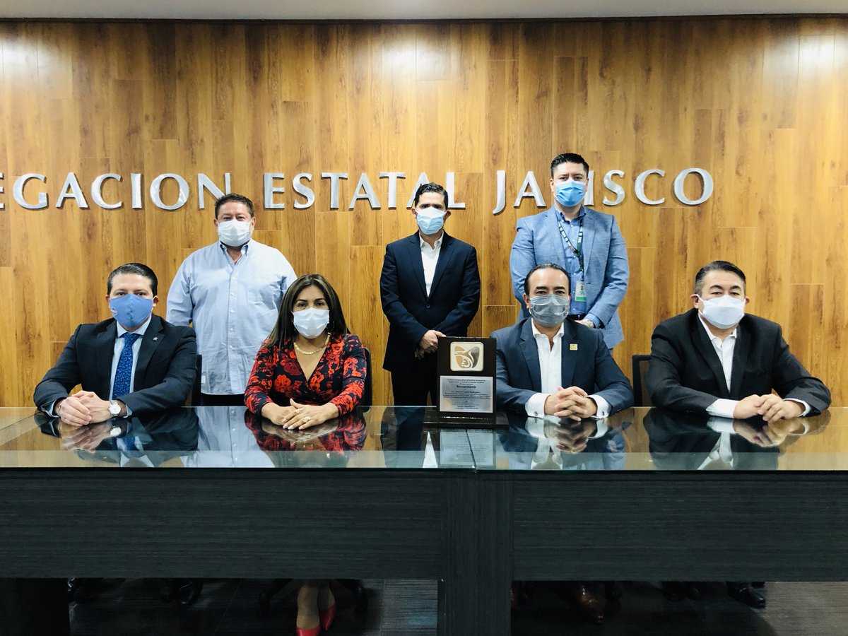 edith_imssmor's tweet photo. También damos la bienvenida al Lic. Juan Alberto Porras Brambila, quien a partir de hoy está al frente de la representación de este organismo empresarial en el máximo órgano de gobierno del IMSS en la entidad. Su labor será fundamental para fortalecer los servicios del Instituto. https://t.co/NwNvFKs8IJ