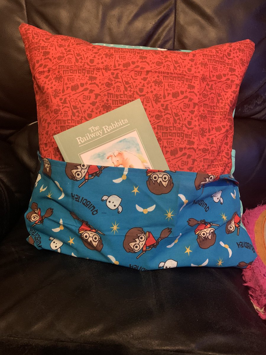 Catelin has made herself a reading book cushion to go in her reading nook that she has designed #halftermchallenge <a href="/AinthorpeSchool/">Ainthorpe</a> @AinthorpeSD <a href="/ainthorpejb/">Miss Batty</a>