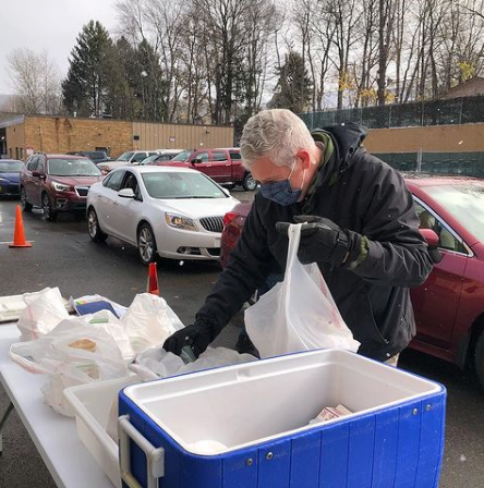jasongarnar's tweet photo. This year the Age Friendly Plan by our @BroomeCountyOFA was approved by the AARP. Our team at stepped up to help our most vulnerable population finding alternative ways to offer services to seniors & Meals on Wheels went up 26% in service.
#StateofBroomeCounty #ServingSeniors https://t.co/FpV5yWeYHg