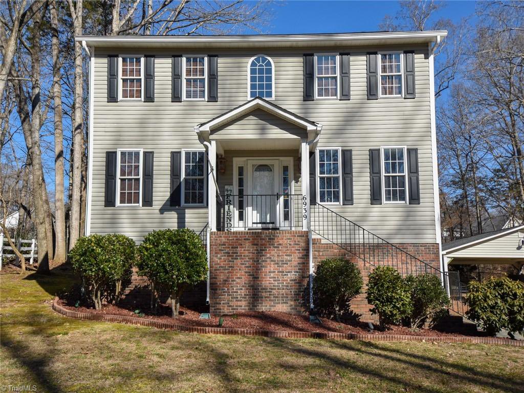 Hairstongiving's tweet photo. Please reach out to me if you are interested in seeing this new listing. Great home and great location. #homesinthetriad #triadrealestate
Greg.hairston@mundyrealty.com
Check out this listing https://t.co/OJgCOsS6mc https://t.co/Jh9ZW0ygQY