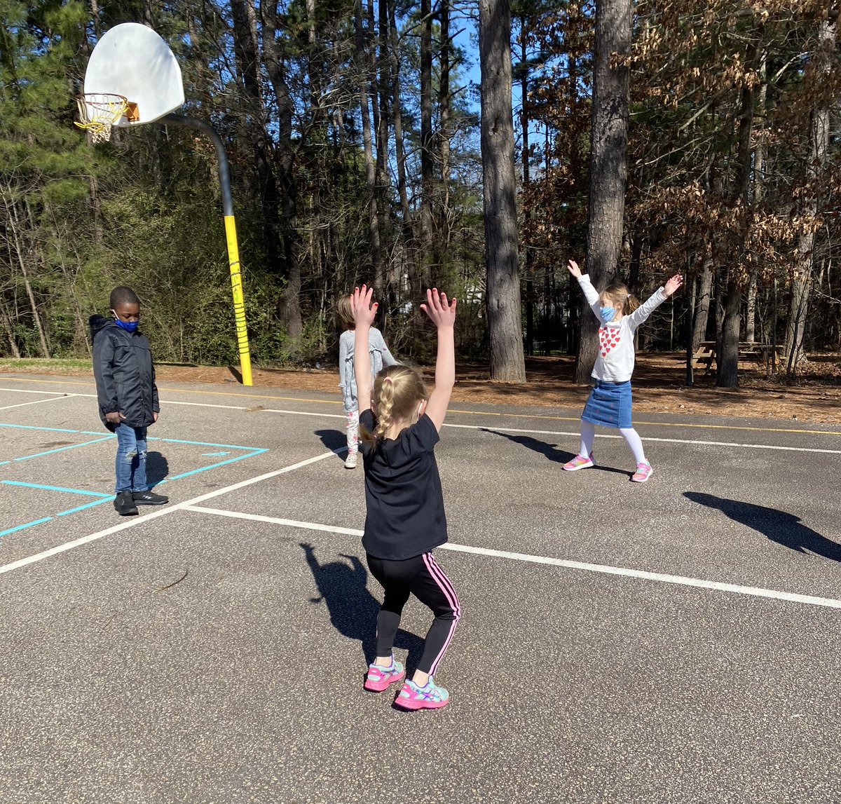 CombsKGators's tweet photo. It was SO good to be back at school yesterday! Our Kindergators really enjoyed time outside to sharpen the saw and do a few exercises together. #CombsCatchUp https://t.co/cxxipuwFyV