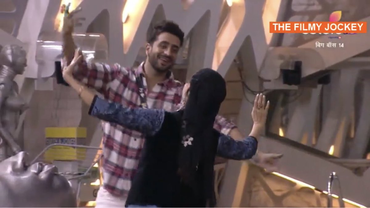 ButterCupcake_A's tweet photo. Such cute bond 🧿❤️ #RubiNik #Rubly #RubinaDialik #AlyGoni https://t.co/kP7hvAvh1G