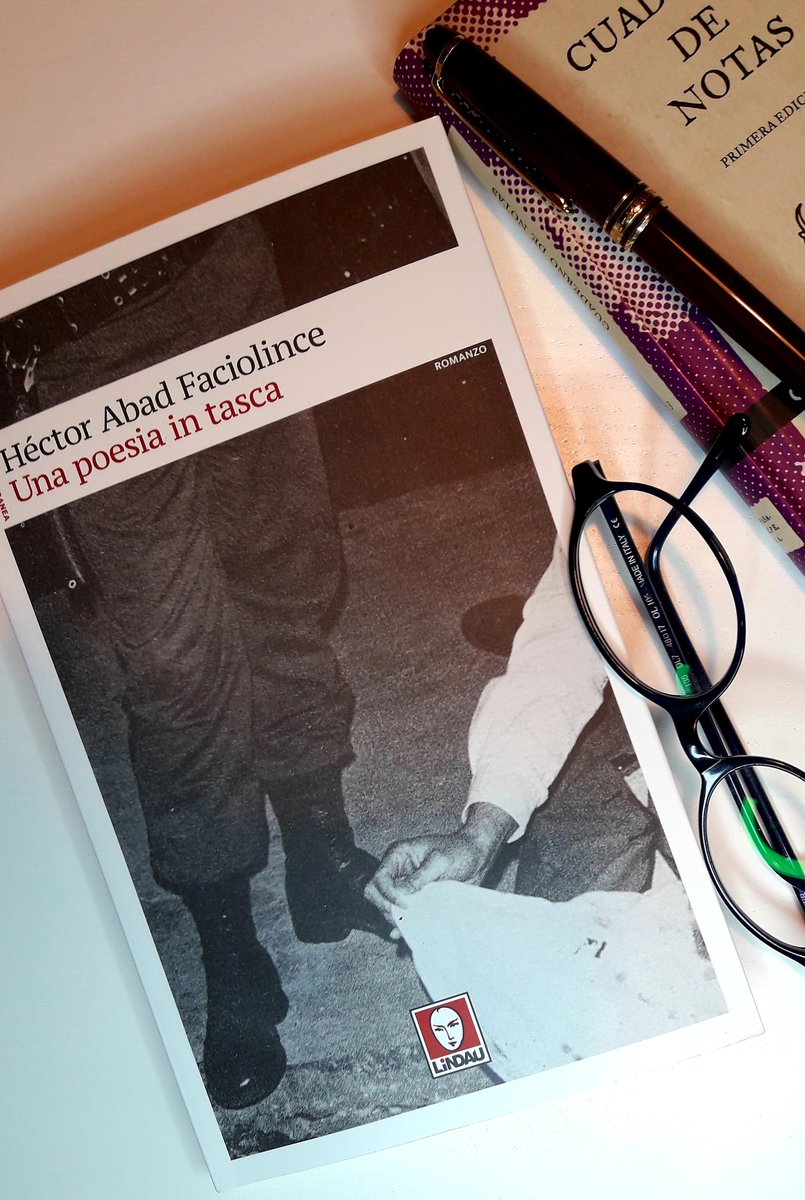 "Come Borges stesso diceva, ricordiamo le cose non nel modo in cui accaddero ma nel modo in cui le abbiamo esposte nel nostro ultimo ricordo,nella nostra ultima maniera di raccontarle".

Héctor Abad Faciolince
"Una poesia in tasca" <a href="/EdizioniLindau/">Edizioni Lindau</a> .

Da oggi in libreria