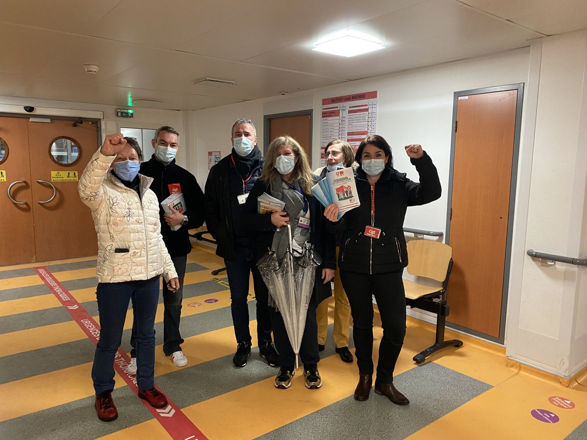 CGT_CHRU_NANCY's tweet photo. La CGT CHRU Nancy présent une partie de la nuit à Brabois, bâtiment adulte afin de rencontrer les équipes de nuits et vous déposer des livrets sur les retraites.
#CGT #CHRUNancy #Retraite https://t.co/4ZRE9gwNr5