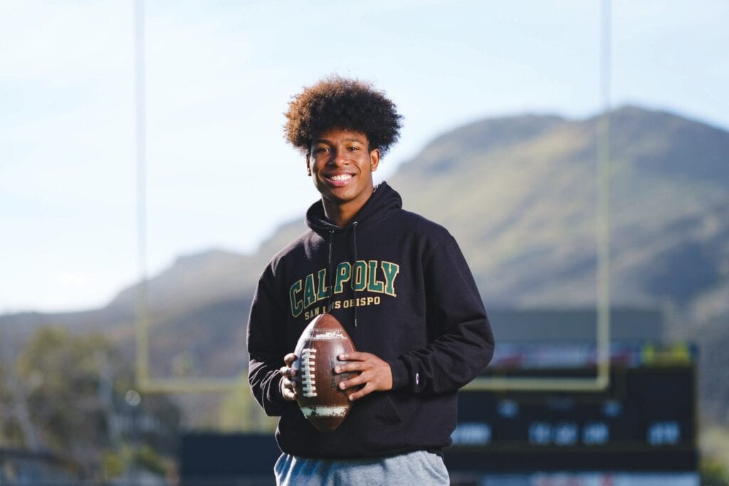 EliavAppelbaum's tweet photo. "Middleton the Mustang"

Christian Middleton, a multisport athlete at Newbury Park High, signed a scholarship to play Division I football at Cal Poly. Phenomenal kid who's gracious and always happy to talk about teammates, not just himself.

My story: https://t.co/kp8onQPaTR https://t.co/Ha9ol0jUaj
