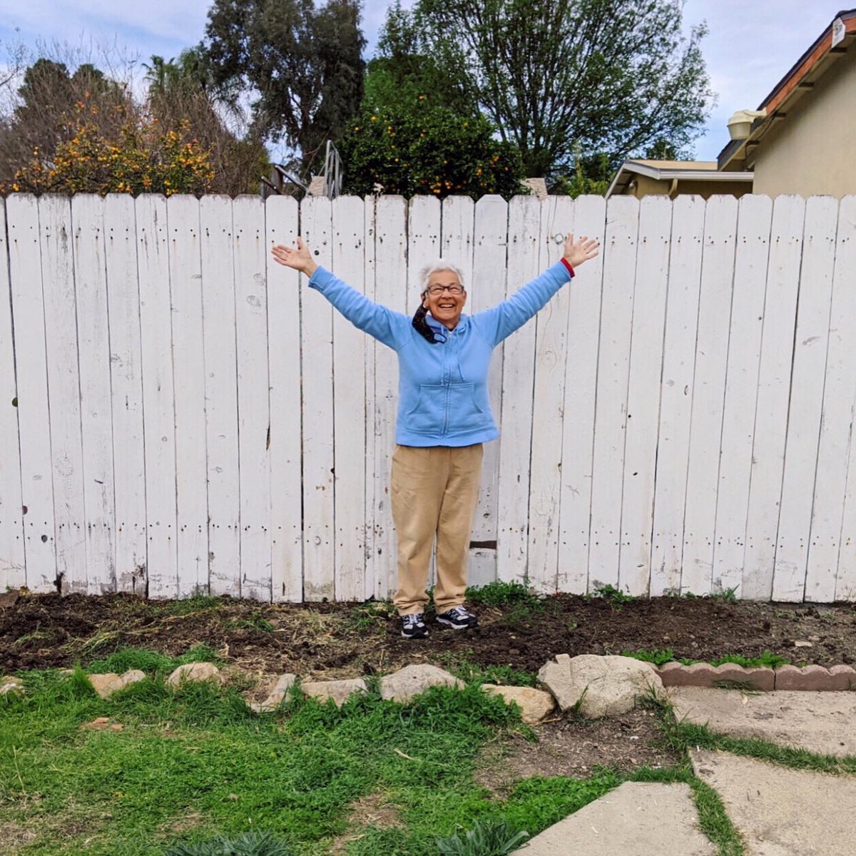 actionvc's tweet image. We hope you’re as happy this morning as our client Lucy!!
Lucy was so excited to have her fence repaired last weekend by our friends from @calvarywestlake! 

If you want to help an elderly neighbor remain safe in their home, sign up for a NOW Project at
📲 actionvc.org/now-projects