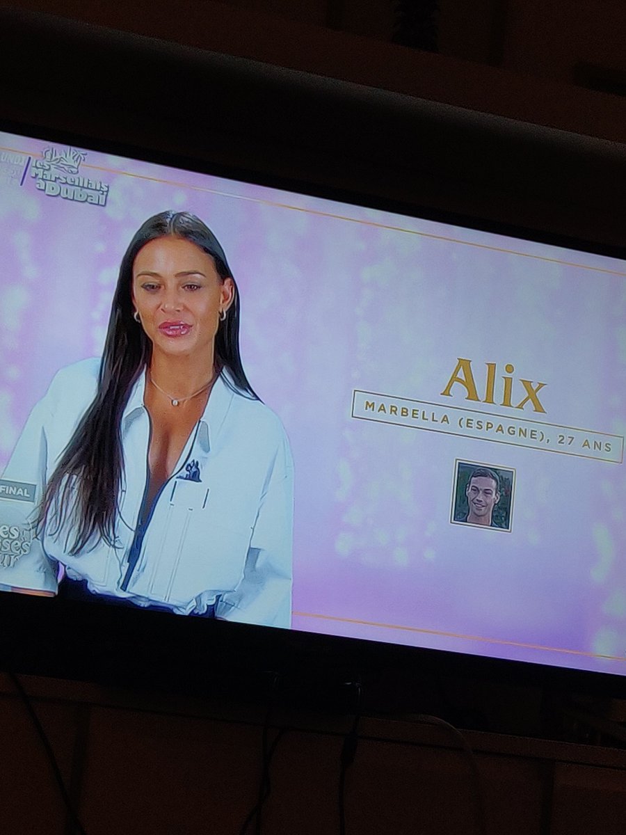 Alix qui s'en va à cause d'un problème à l'oeil mais en ITW elle est en pleine forme .. WTF ?? 
#LPDLA8