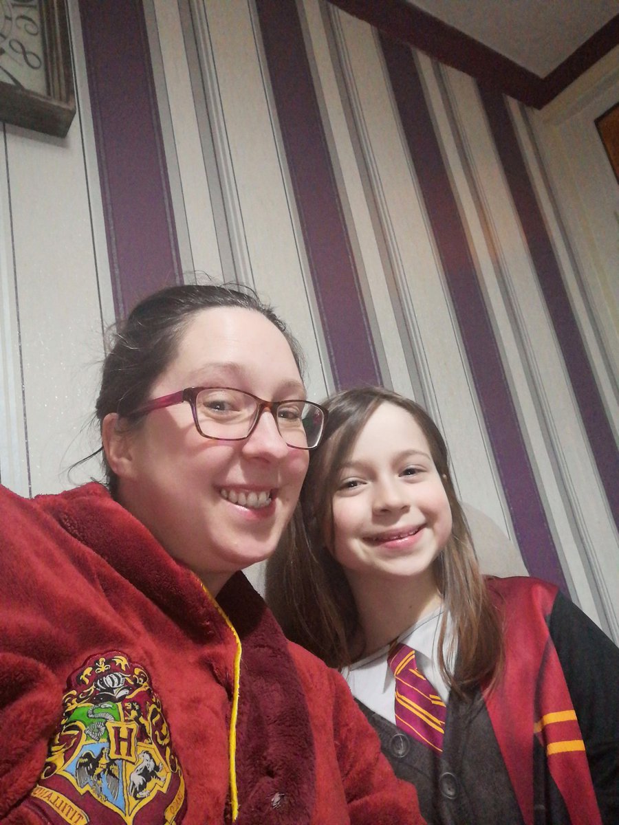 KerryPickles's tweet photo. Team name.. You're on mute.
Playing for Griffindor.
#skyvip https://t.co/SlcewbIoqZ