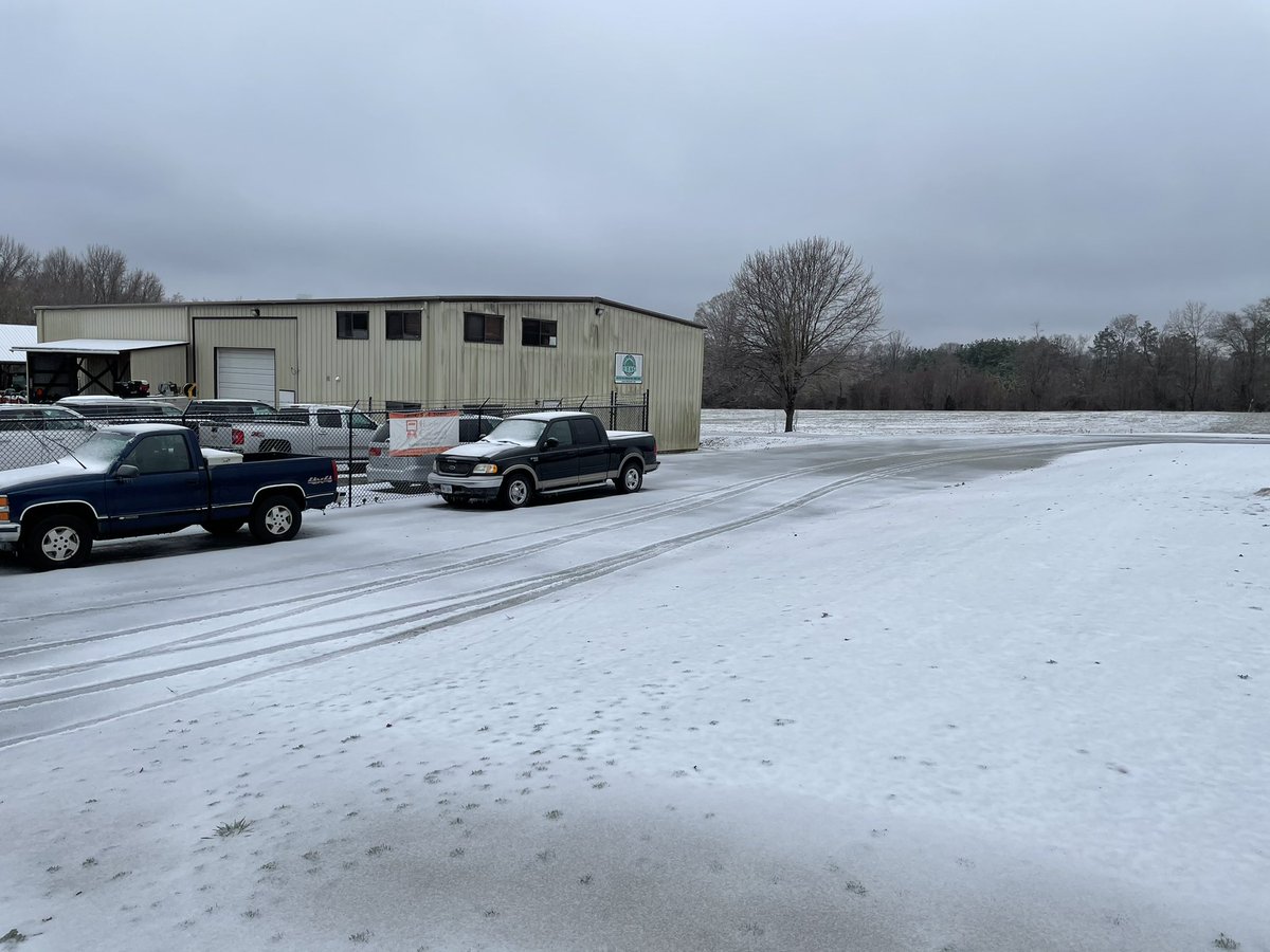 ITACTURF's tweet photo. People often ask (what does ITAC do in the winter when the weather is bad outside) ITAC owns over 200 trucks, trailers, tractors, skid steers, mower and other equipment that needs maintaining, not to mention servicing our customers equipment including reel sharpening. #ITACTURF https://t.co/FB2e0ULZTw