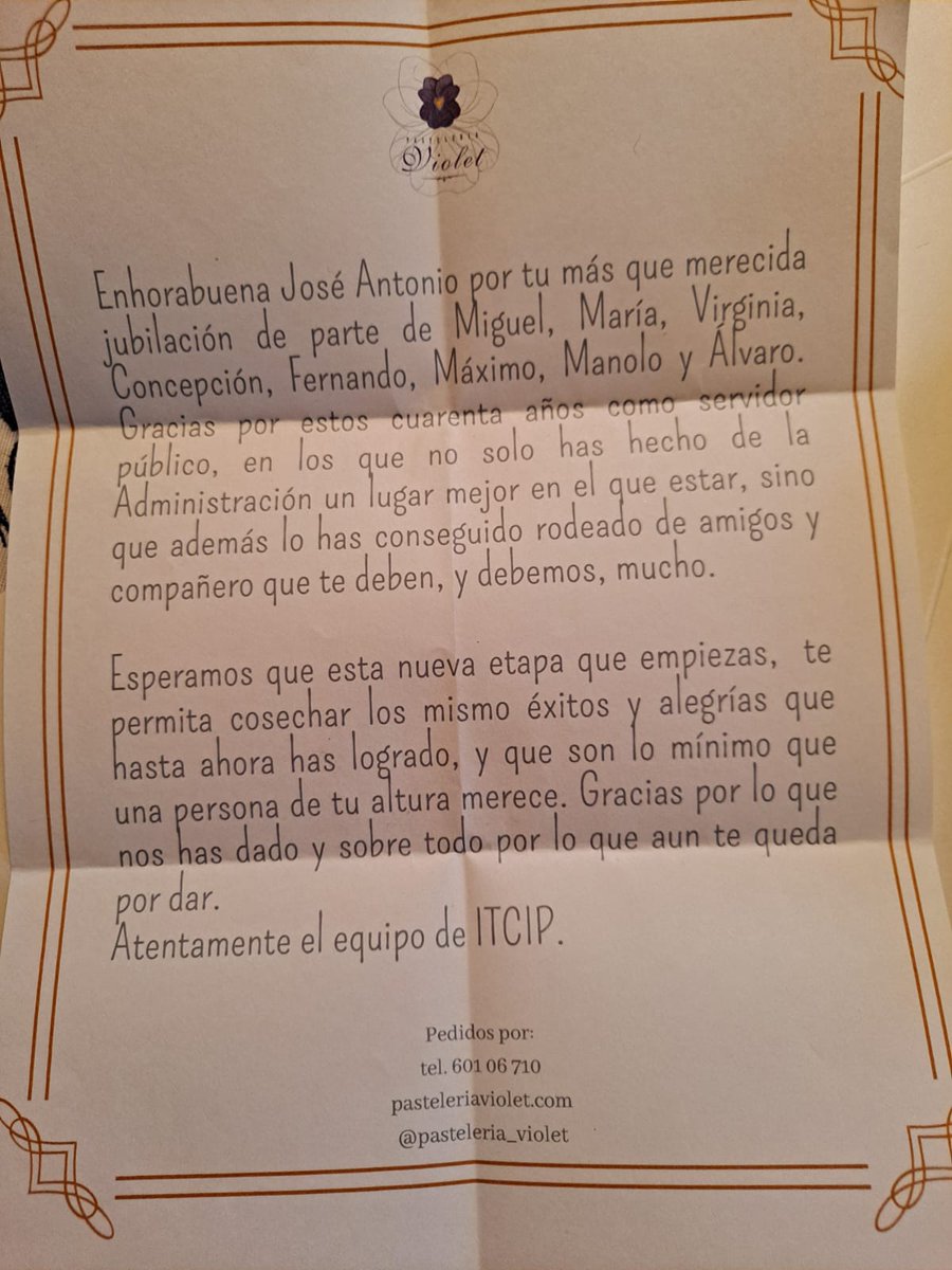 josanlatorre's tweet photo. Cuando un repartidor se presenta en casa, y al abrirlo te encuentras esto. ¡¡Sois geniales!! #ITCIP https://t.co/zKRbj6dm55