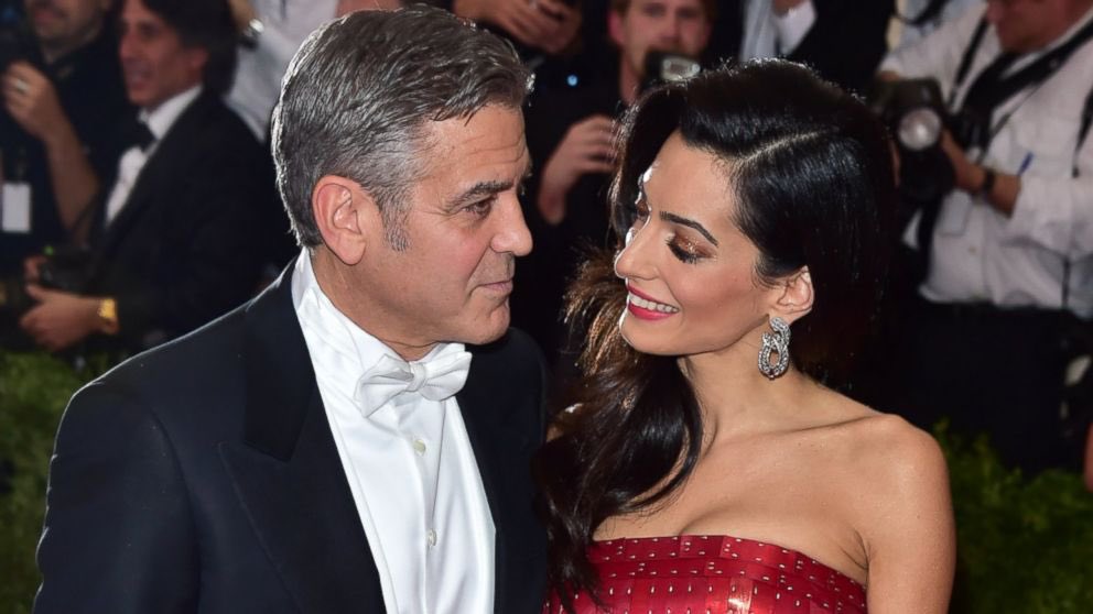 I love their dynamic. She didn’t need to quiet her law achievements for him to lead, he’s too secure in himself to feel less masculine by that & is her biggest supporter. & Amal naturally falls into this really feminine space with George,& loves that he’s the father of her babies