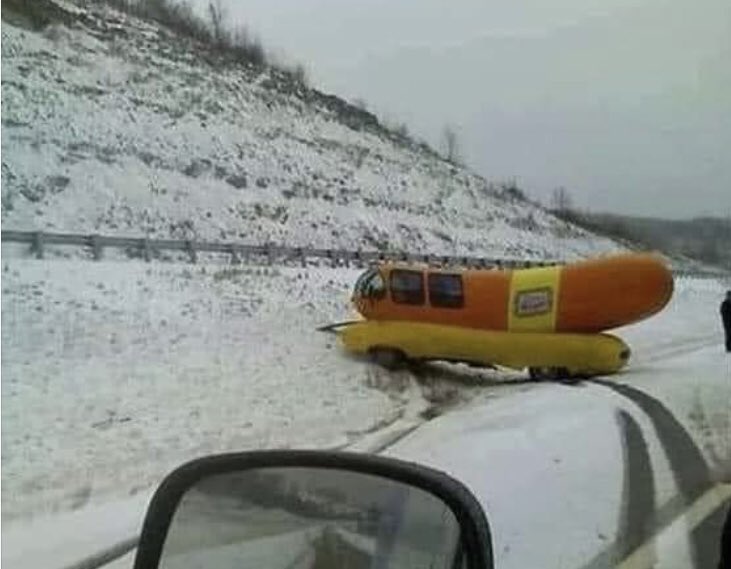 NewzProducer's tweet photo. Things are still a little slippery out there. #dfwwx #DFWWinterStorm @oscarmayer @Bob_Janke https://t.co/ZratmHzONq