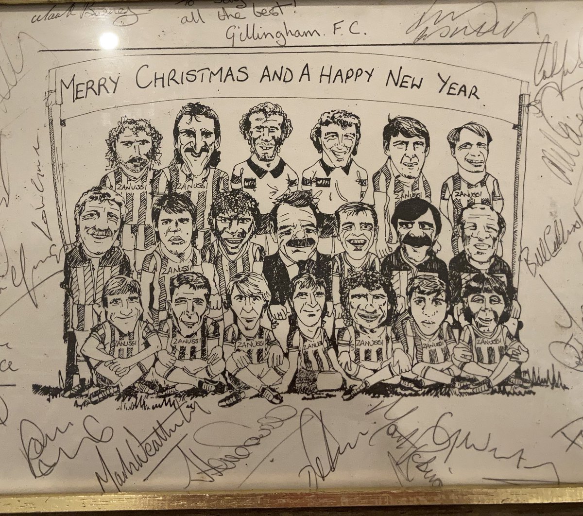 Forty747's tweet photo. Just found this in the loft, about 30 years old I reckon! how many can you name? I’ve got 11! @TonyCascarino62 @TheGillsFC @TheGillsForum @TheGillsForum @GillsFancast https://t.co/eyH1DaVttT