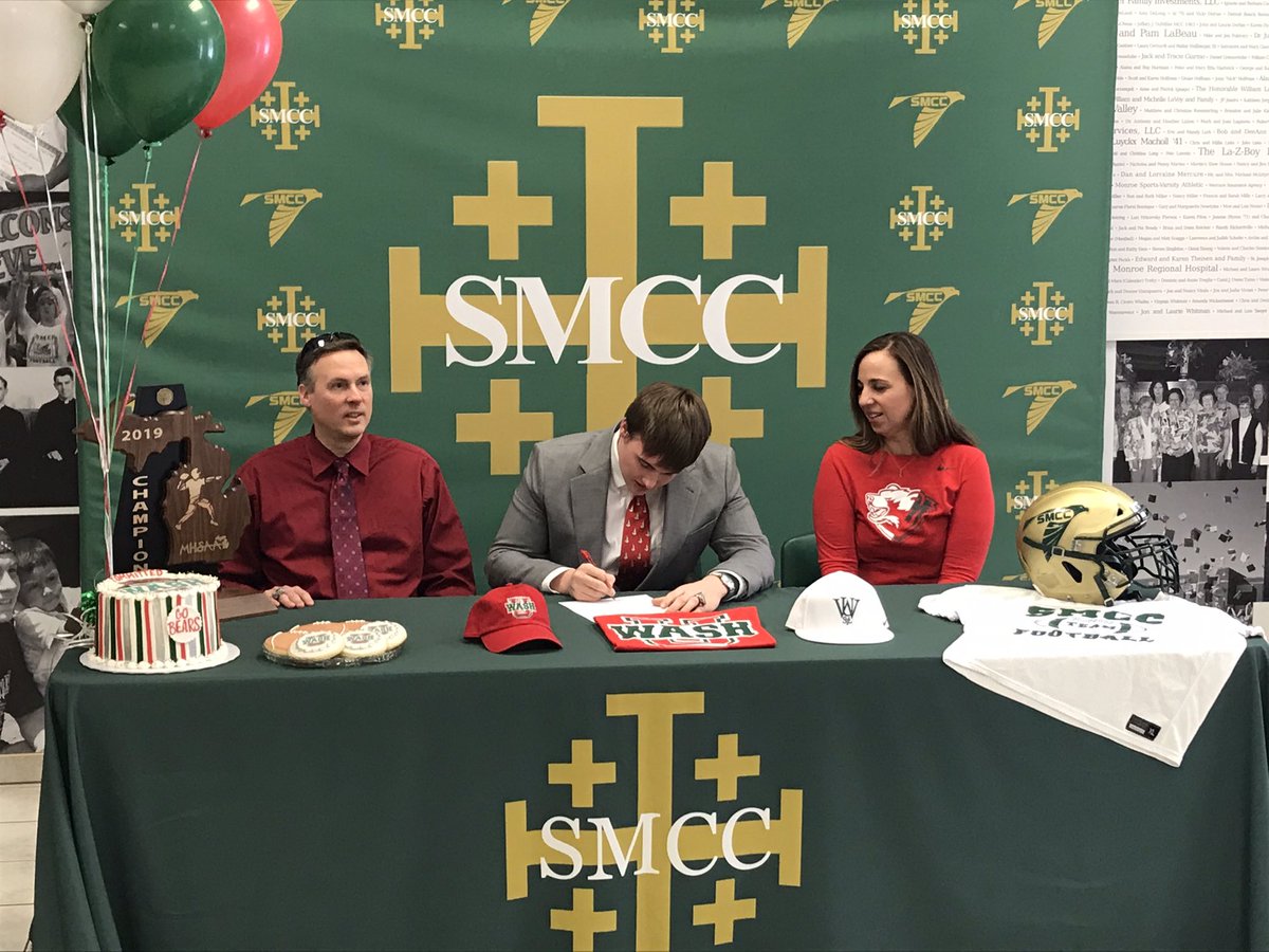SMCCPepClub's tweet photo. Congrats to @pacmanpowerz for signing to WashU! Go Bears! 🐻❤️ https://t.co/5xc1rUv3Av