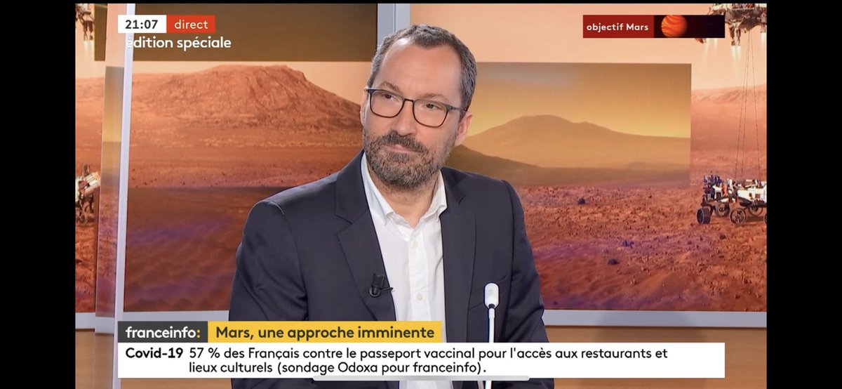 AlexBlomme_'s tweet photo. Sans scène, @YacineBelhousse fait son grand détournement en se faisant passer pour un spécialiste spatial sur @franceinfoplus https://t.co/RBcrxYHScz