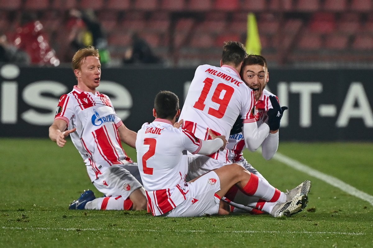 EuropaLeague's tweet photo. SCENES in Belgrade! 🎉🎉

📸 Milan Pavkov celebrates his last-minute equaliser, as Crvena zvezda claim 2-2 draw against Milan... 

What will happen in the second leg? 🤔

#UEL https://t.co/n5wQLoeN8m