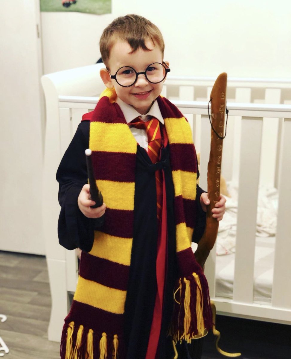 KeshiaH2010's tweet photo. My Harry Potter! Team Law and Auror  #skyvip https://t.co/YmDKsWWmHX