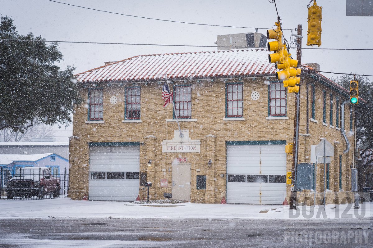 Box120Fire's tweet photo. Day 5 of snowfall in South Central Texas. A few quick photos of fire houses of the 6th Battalion. @IAFF624 @fireengineering @FirehouseNews @ctfirephoto https://t.co/QNSalAqe9p