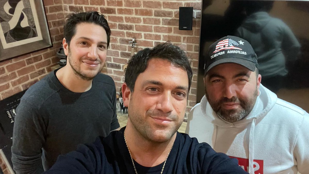 webimagineserv2's tweet photo. Back in #recordingstudio with my team: @juliencohencj and @fabriceahaddad_off! We are preparing beautiful things for you!🔥⏺️🎙️🎹🎸🎶 #michaeljacob #more #neweventscomingsoon #recordingstudio #indie #indiemusic #music #goodvibes #happy https://t.co/EmQgty9eSW