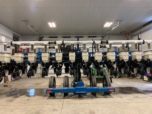 KearneyPlanters's tweet photo. the melt off! before the work gets done. thanks @BarryKearney5 for lending @KearneyPlanters the extra space! #busytimeoftheyear #winterbuilds #plant2021 https://t.co/r6Mrfd04Xr