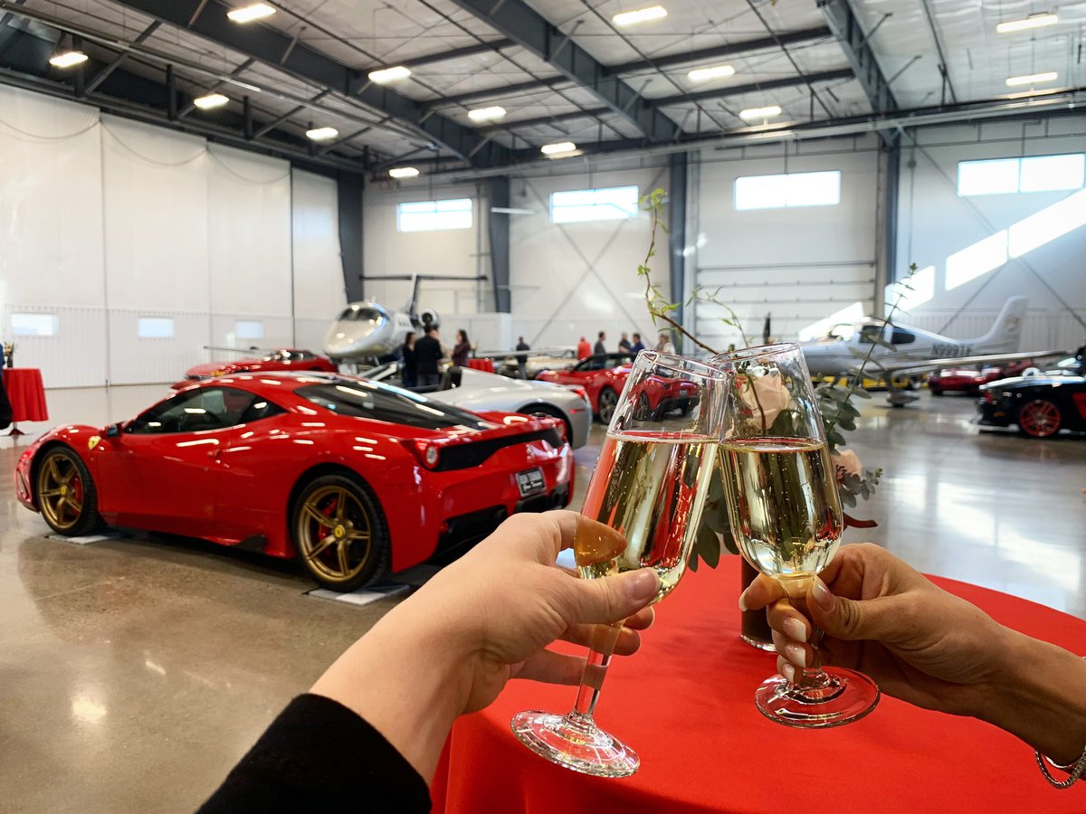 BeautyAndKeys's tweet photo. Cheers to Enzo Ferrari! 🥂🍾❤️🎈🏎 Happy Birthday! 

Throwback to the most beautiful unveiling of the F8 Tributo 😍 

#F8Tributo #FerrariF8 #Ferrari #FerrariF8Tributo #FerrariLife #FerrariClub #Unveiling @FerrariUSA @Ferrari @ferrariclub https://t.co/MHDPCyZ8Ov
