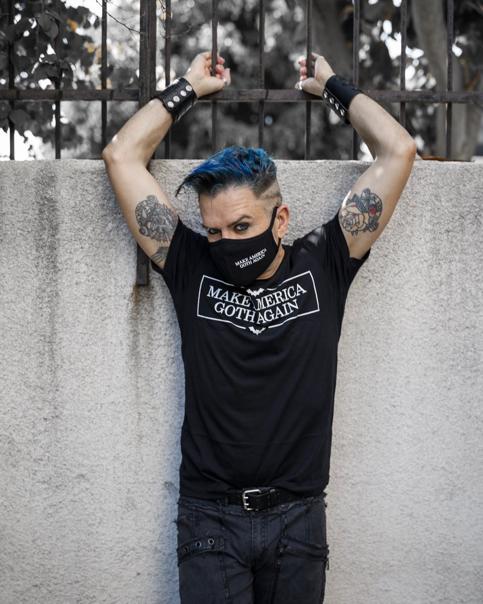 WhiskeyShotz_'s tweet photo. π @jeffreyDamnit wearing @GenerationMe_ πΈ: @WhiskeyShotz_ #MakeAmericaGothAgain https://t.co/tosxEZoMiF