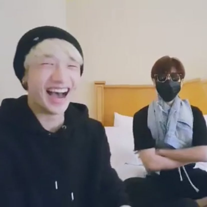 bangchannies's tweet photo. jisung making bang chan laugh: a thread https://t.co/zssXzKYF8r